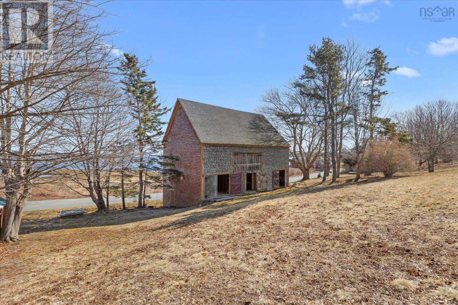 Property 35 of 48 of 406 Kingsburg Road