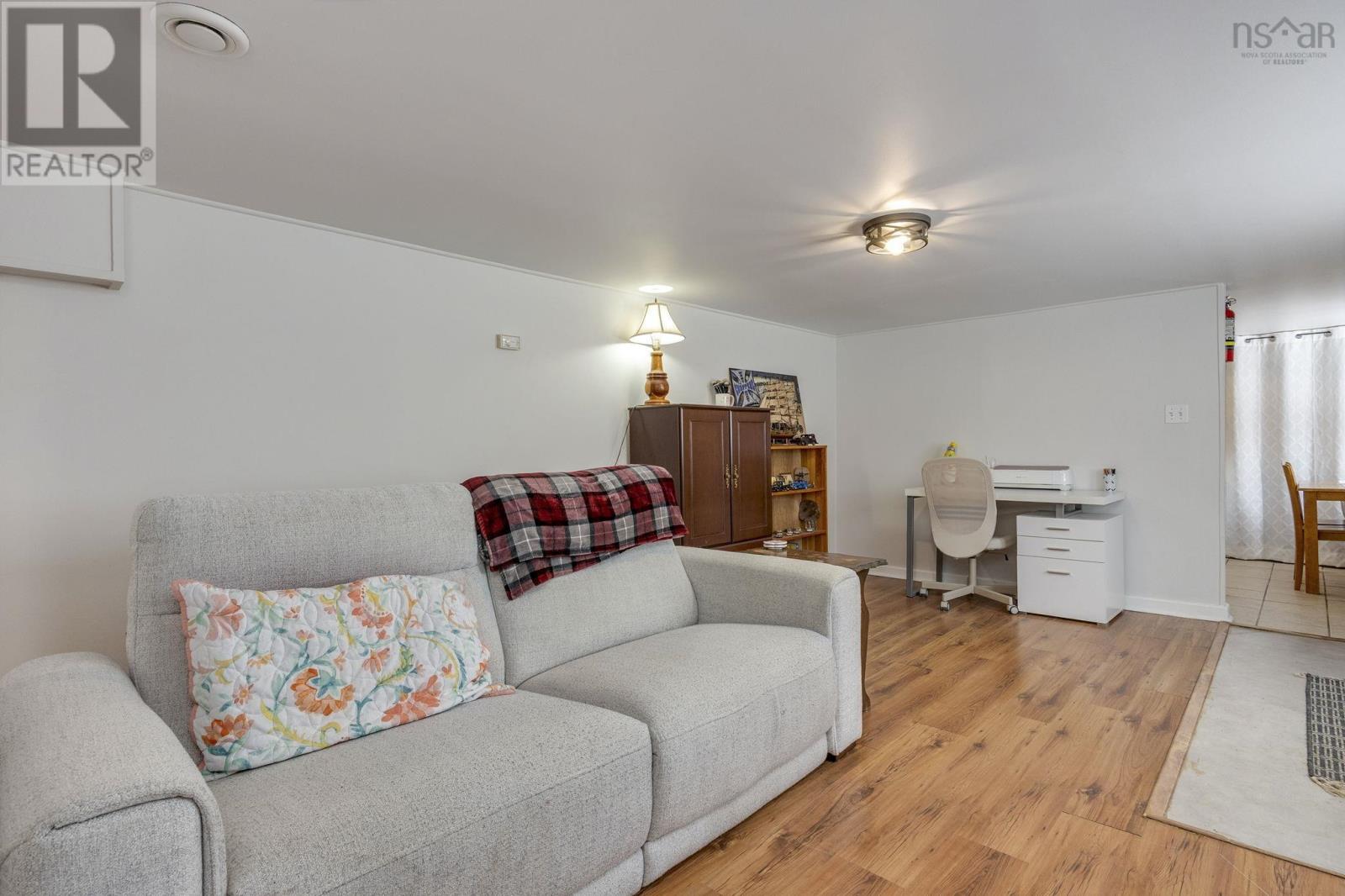 405 STEAD STREET - 34