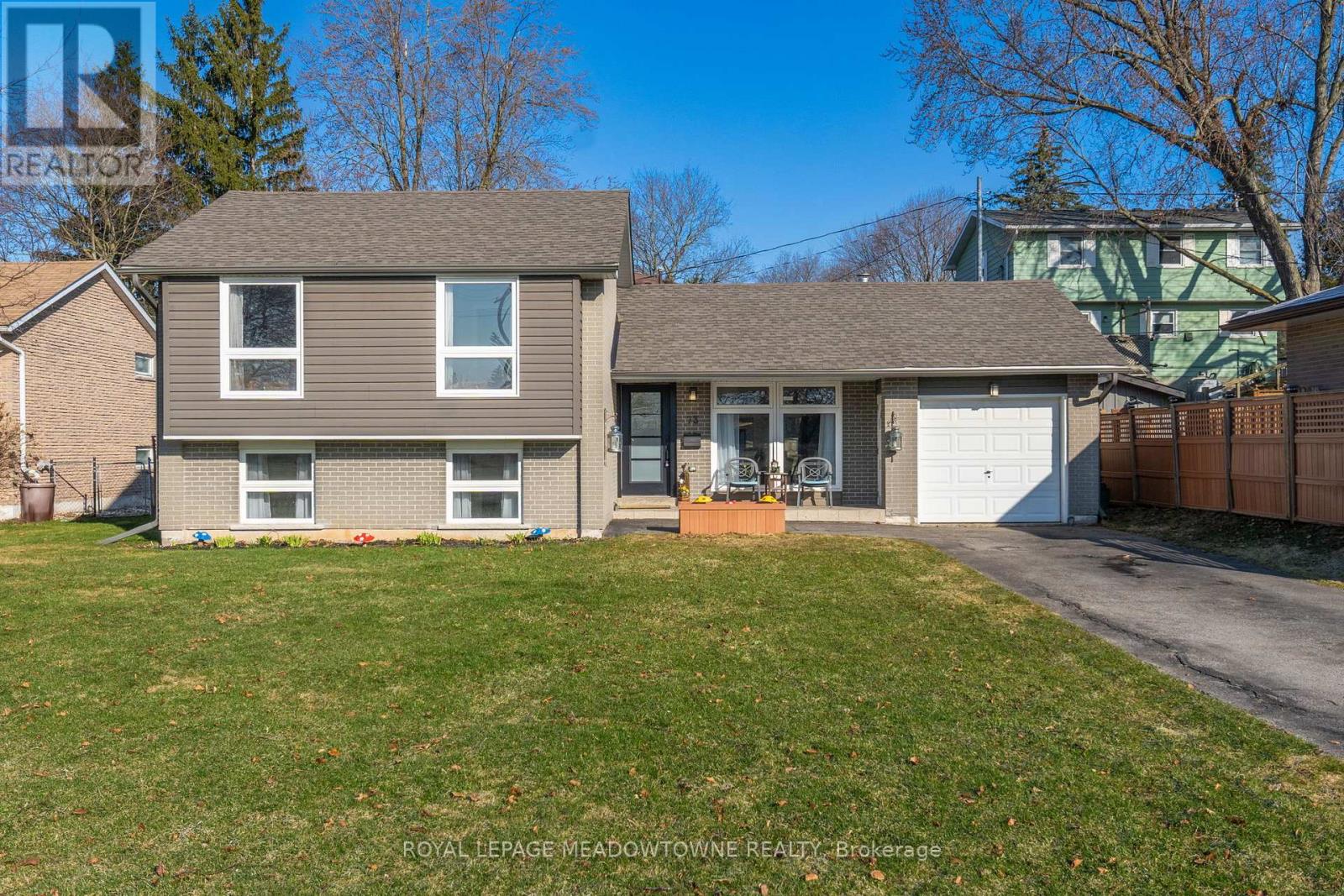 73 ELIZABETH DRIVE - 1