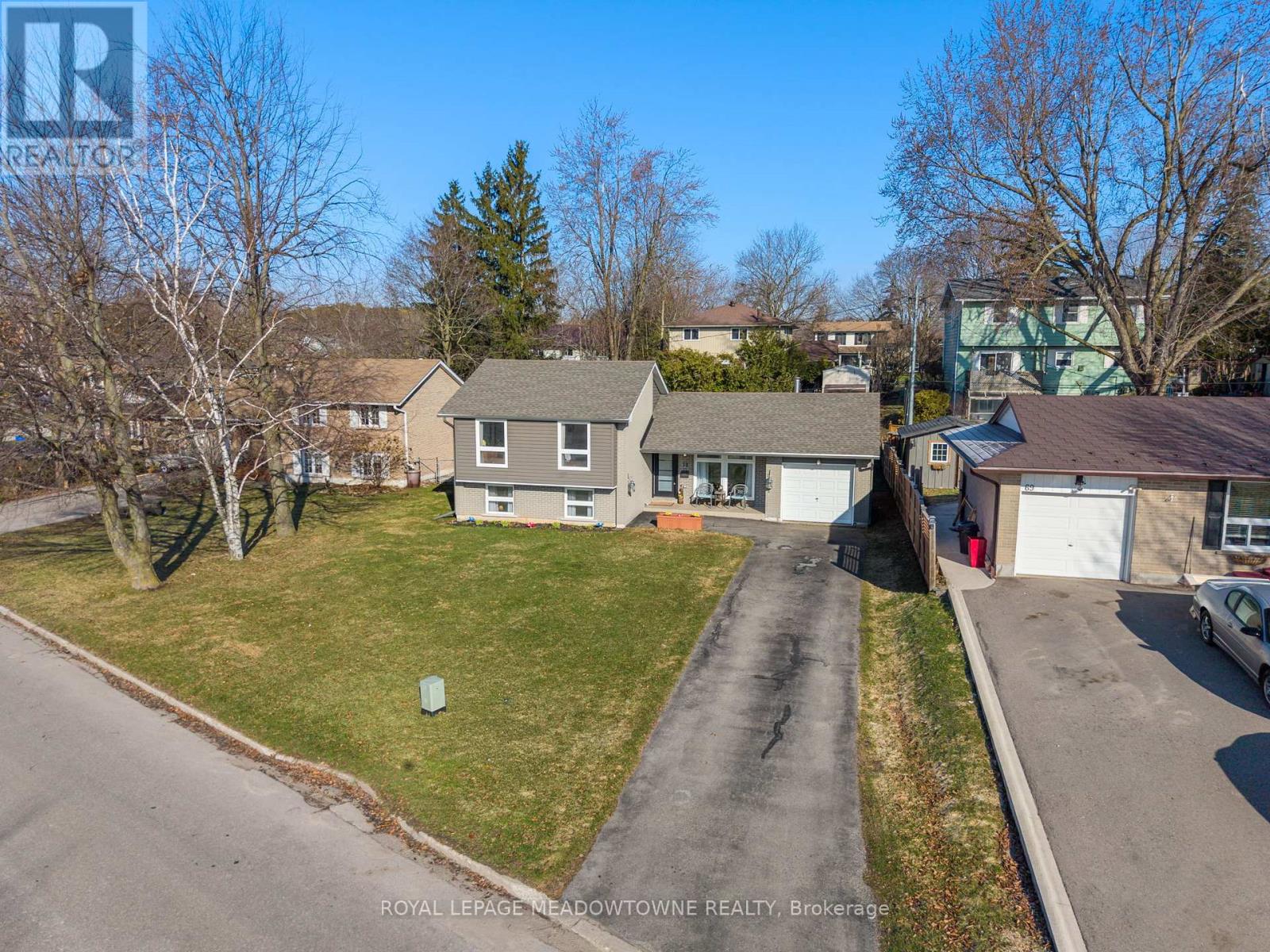 73 ELIZABETH DRIVE - 2