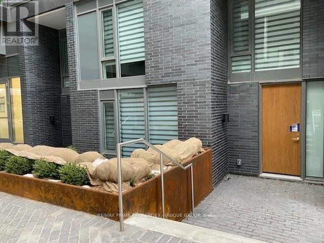 TH 109 - 106 VARNA DRIVE