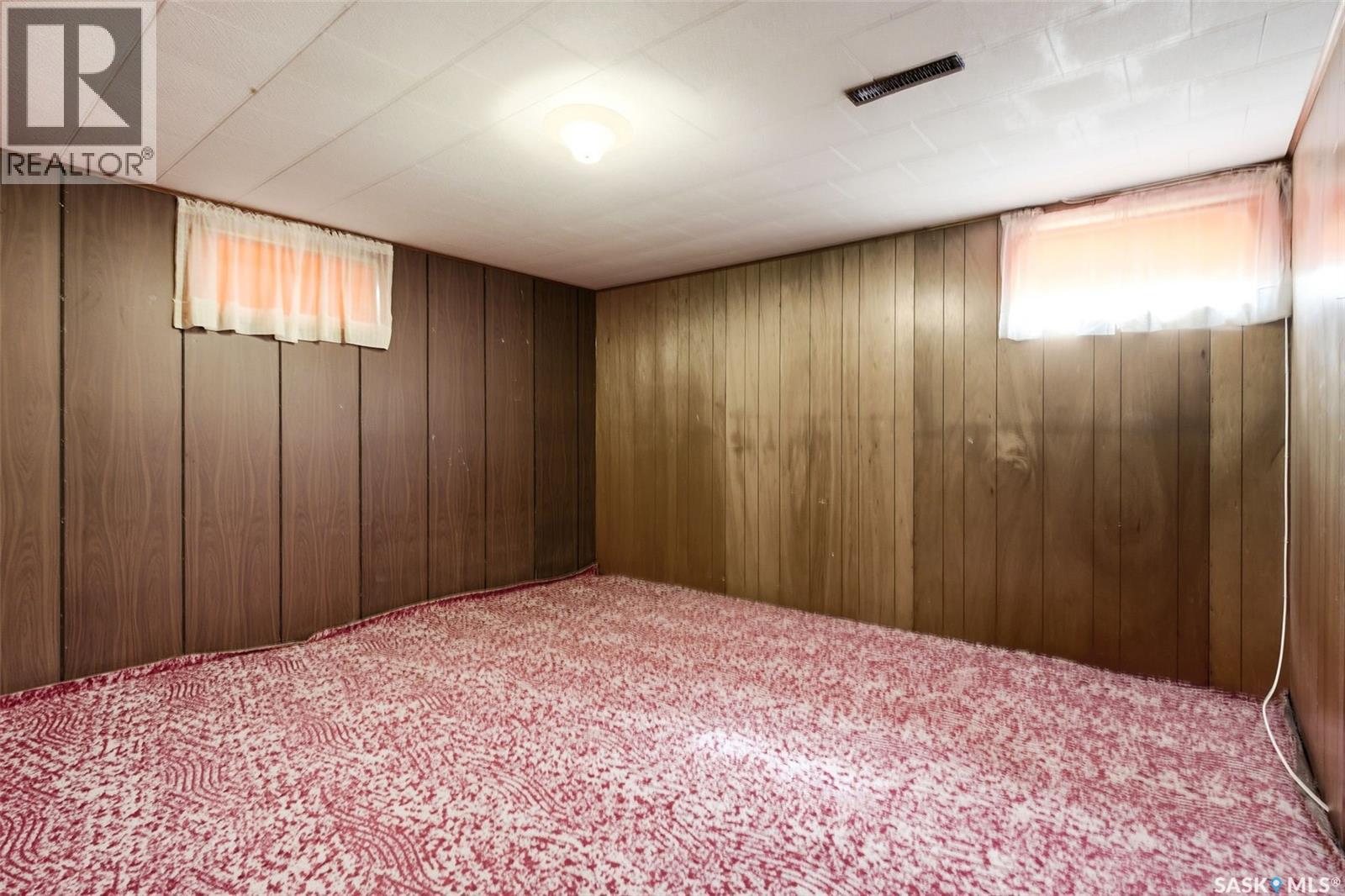 101 MCNAB CRESCENT - 24