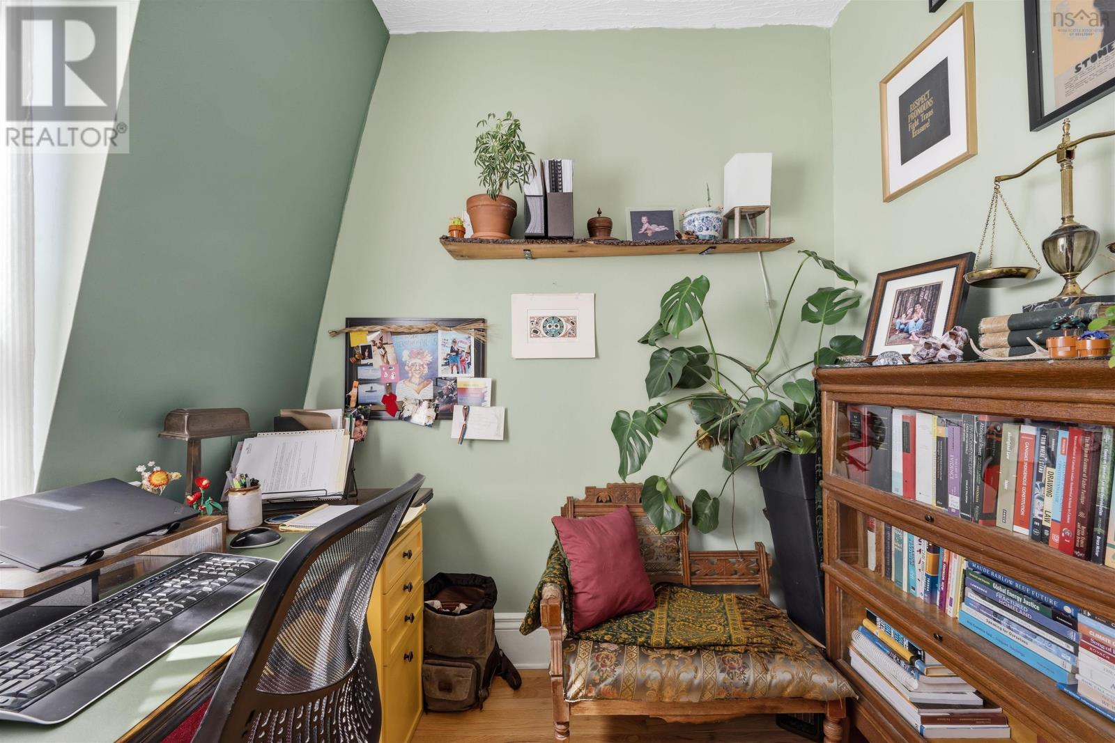 Property 20 of 44 of 154 VICTORIA Road