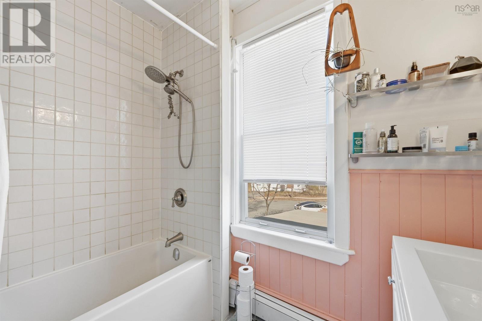 Property 30 of 44 of 154 VICTORIA Road