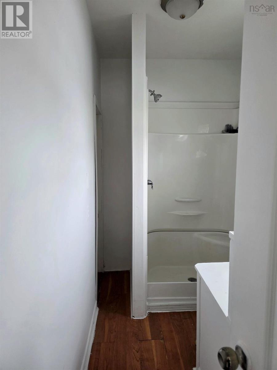 Property 10 of 43 of 797 Victoria Road