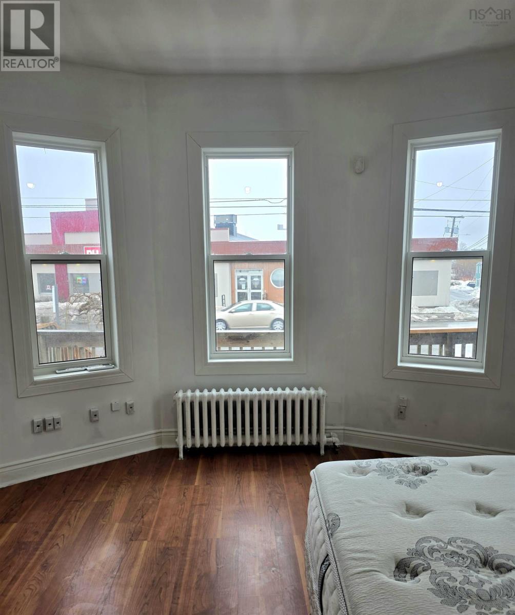 Property 33 of 43 of 797 Victoria Road