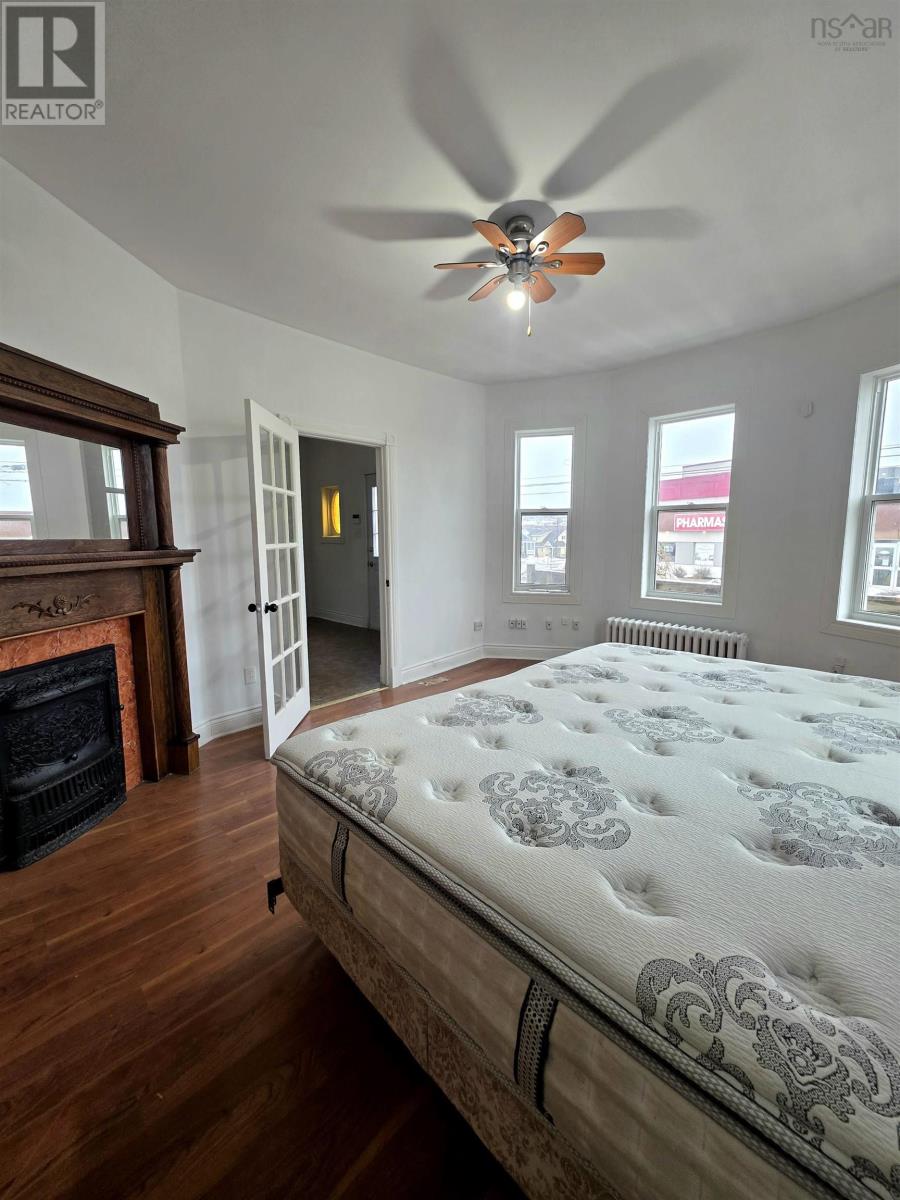 Property 15 of 43 of 797 Victoria Road