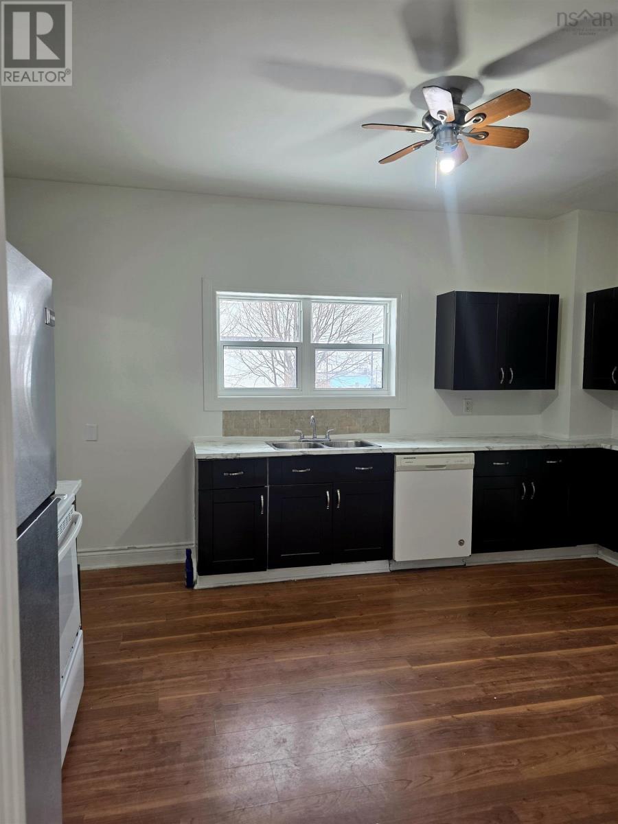 Property 20 of 43 of 797 Victoria Road