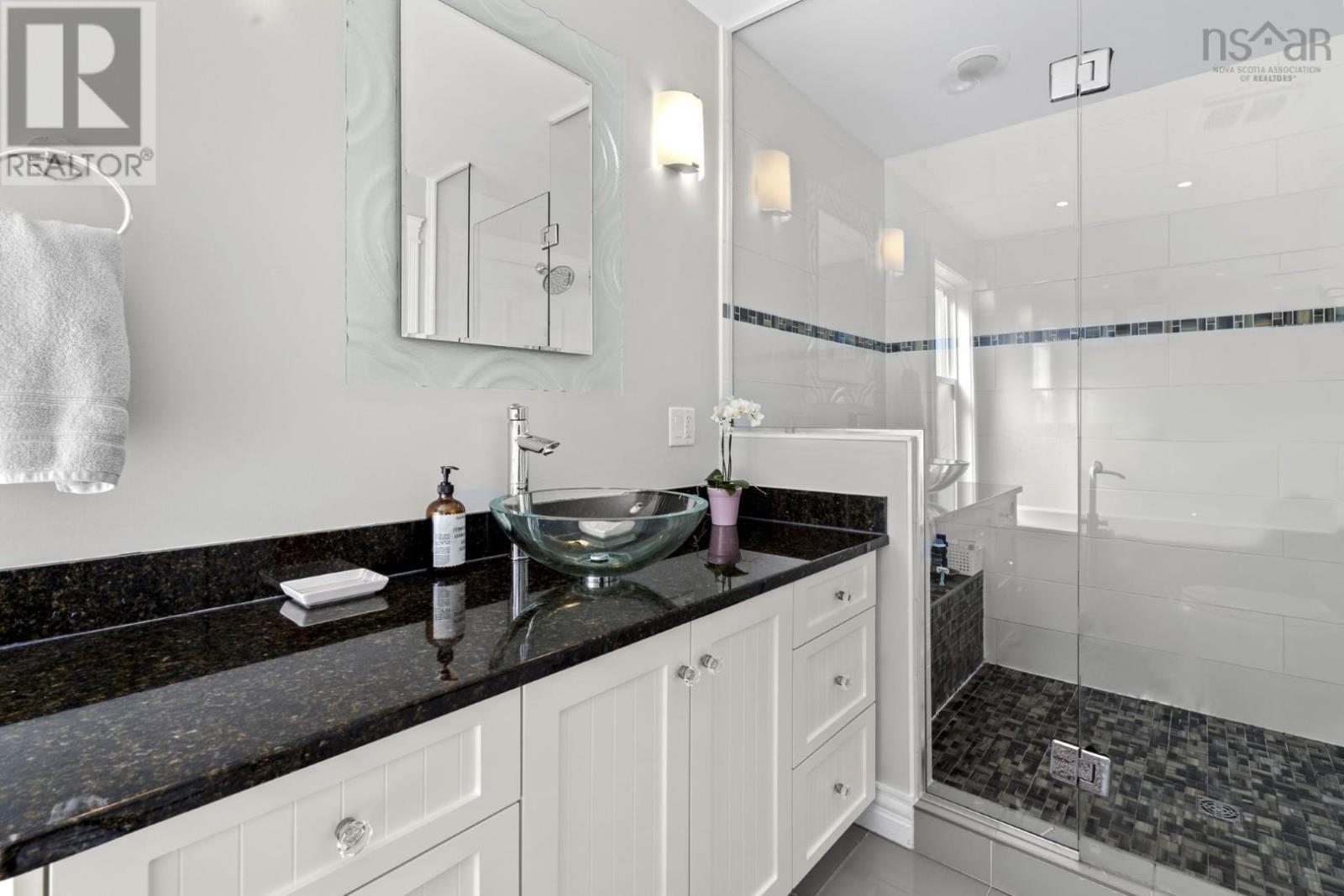 Property 30 of 51 of 206 Ravines Drive