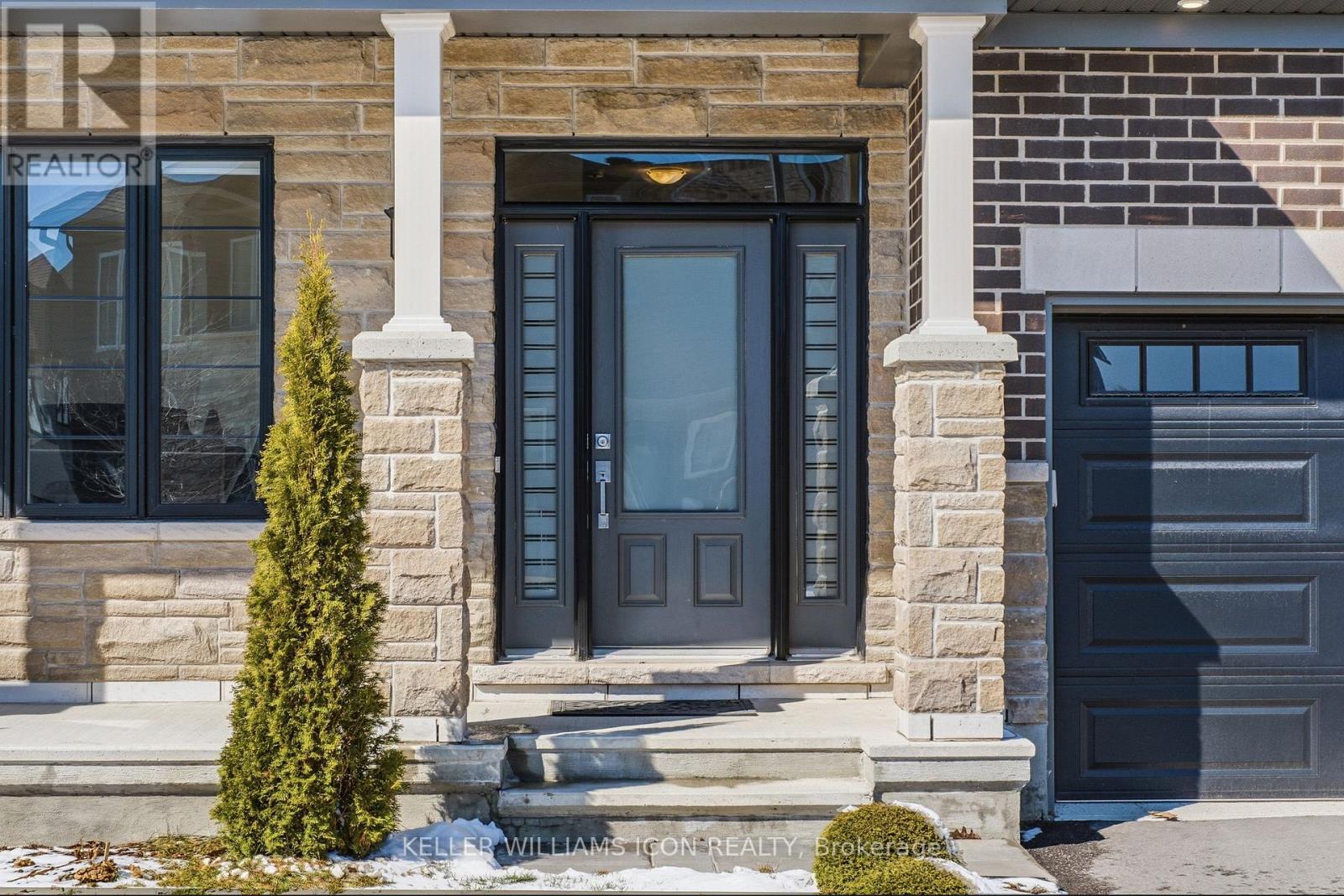 352 CLOYNE CRESCENT - 2