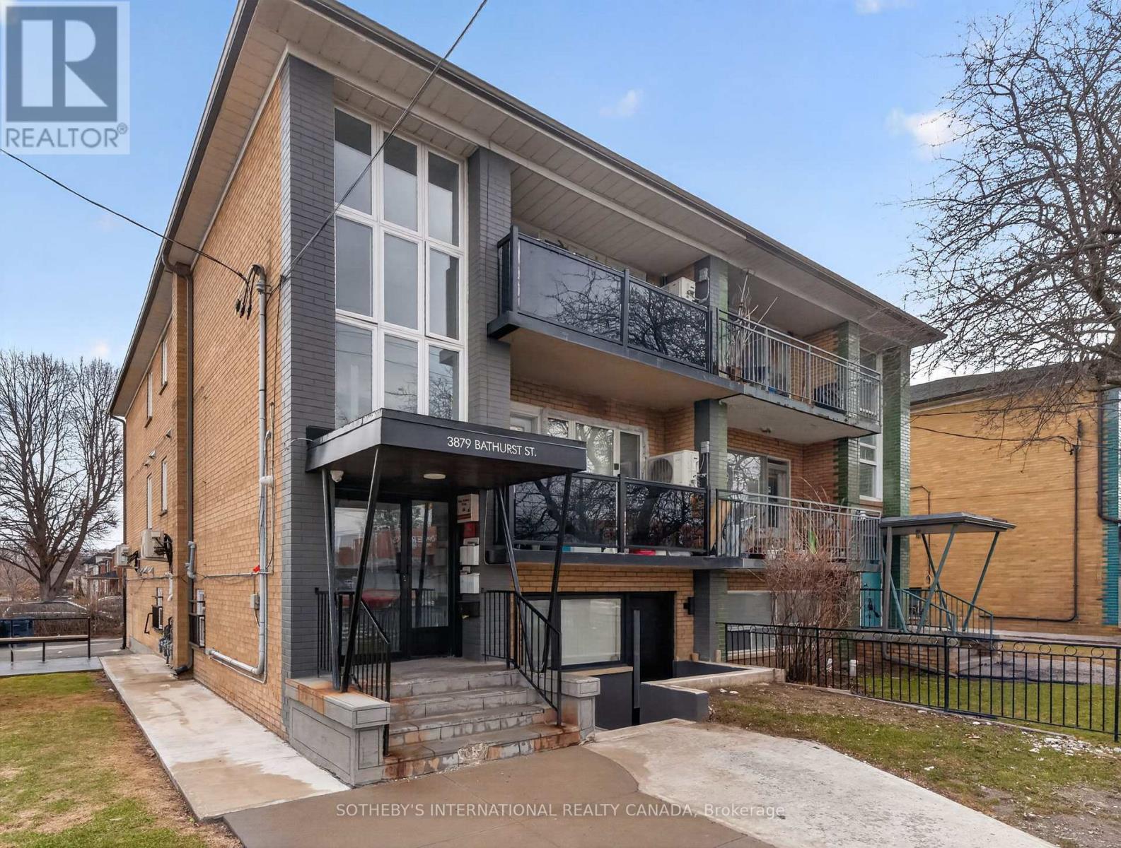 8 - 3879 BATHURST STREET