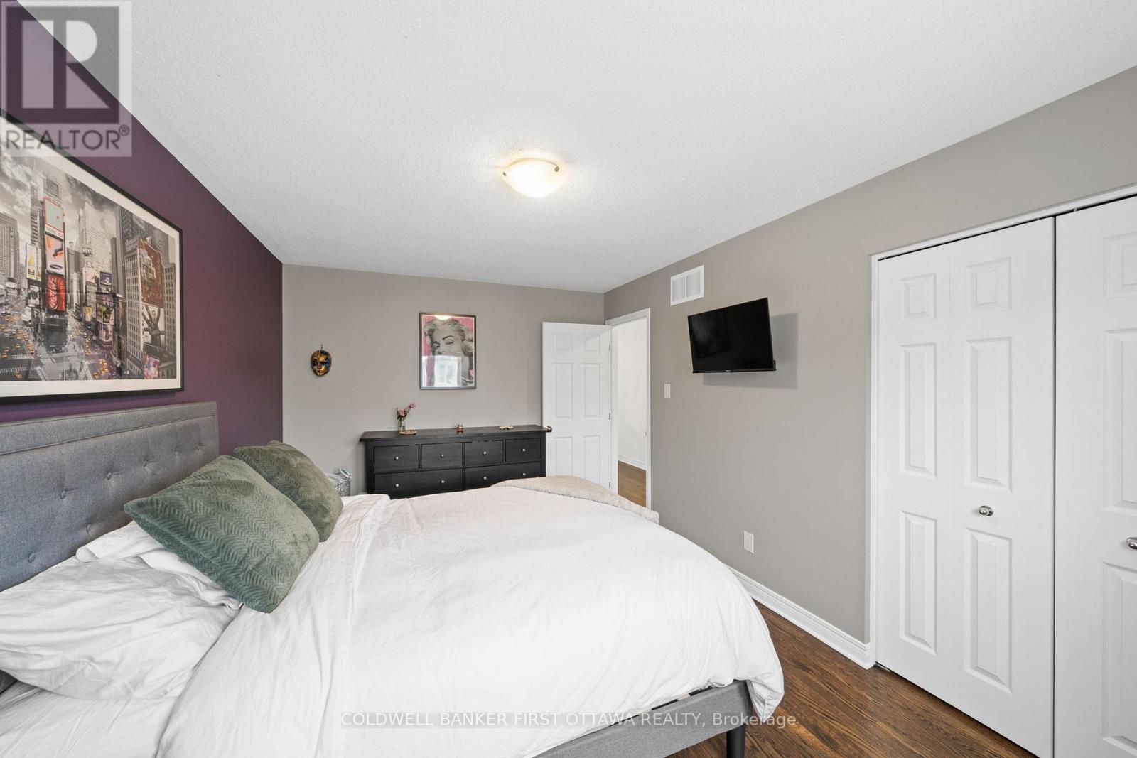 Dbl door closet & fixture above.