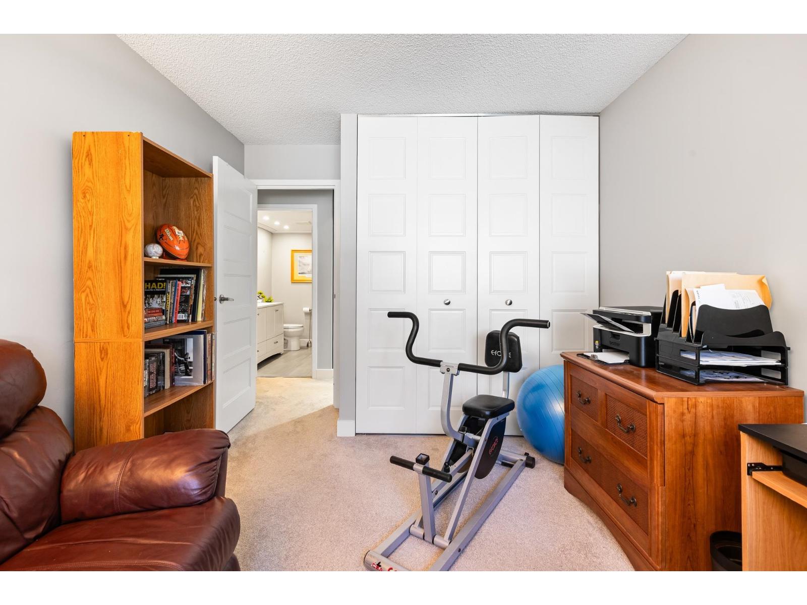 203 1379 MERKLIN STREET, White Rock