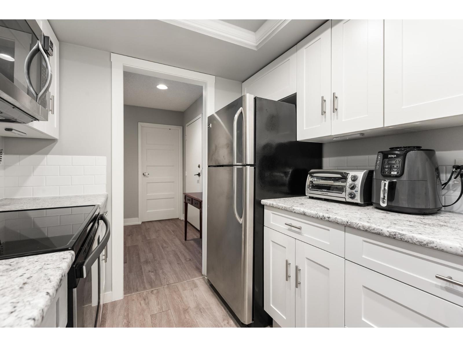 203 1379 MERKLIN STREET, White Rock