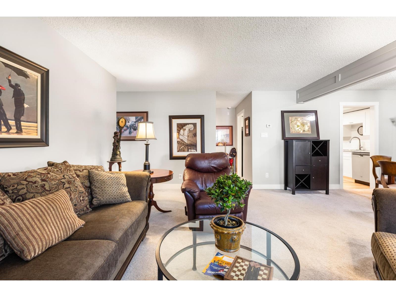 203 1379 MERKLIN STREET, White Rock