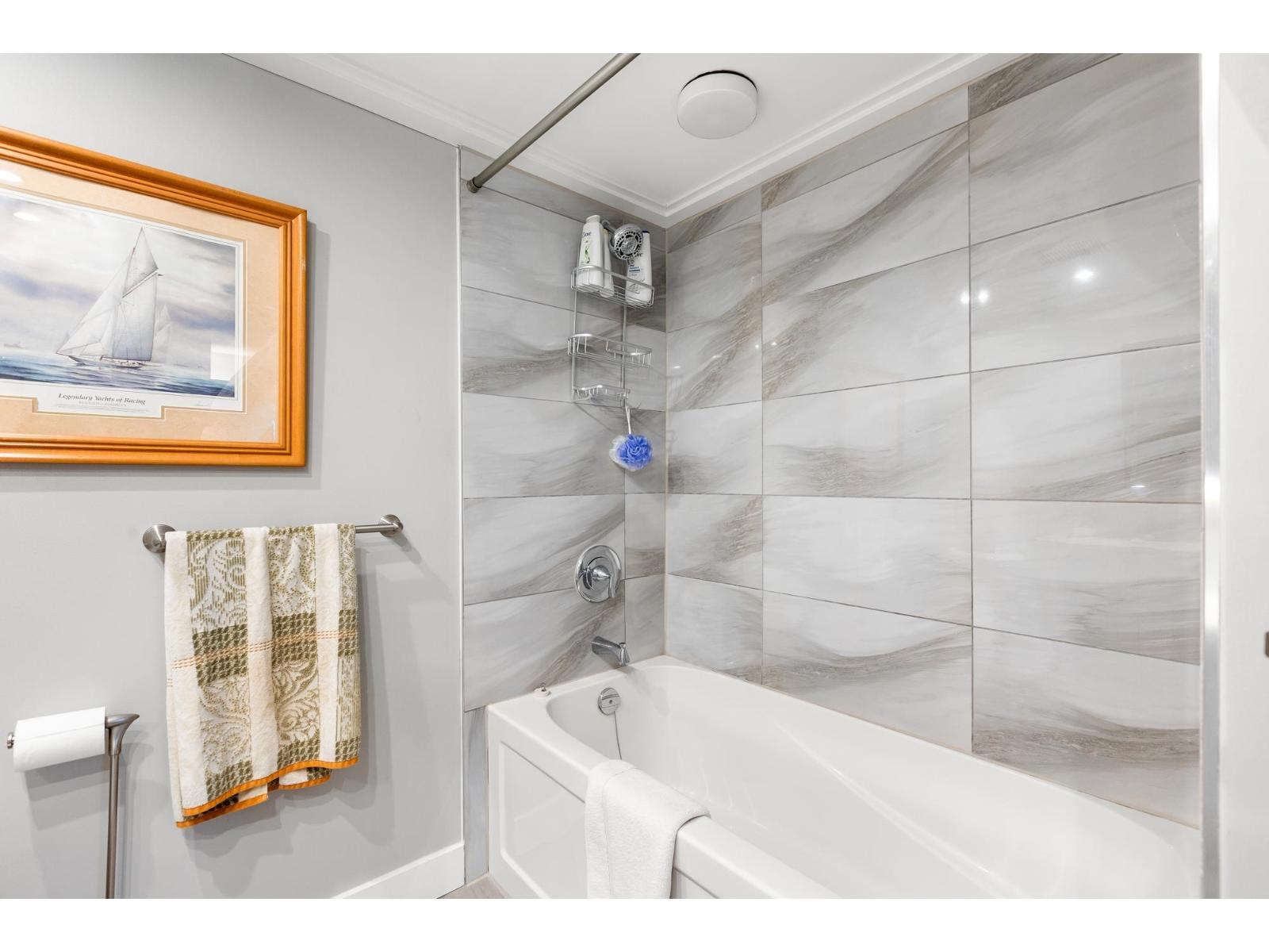 203 1379 MERKLIN STREET, White Rock