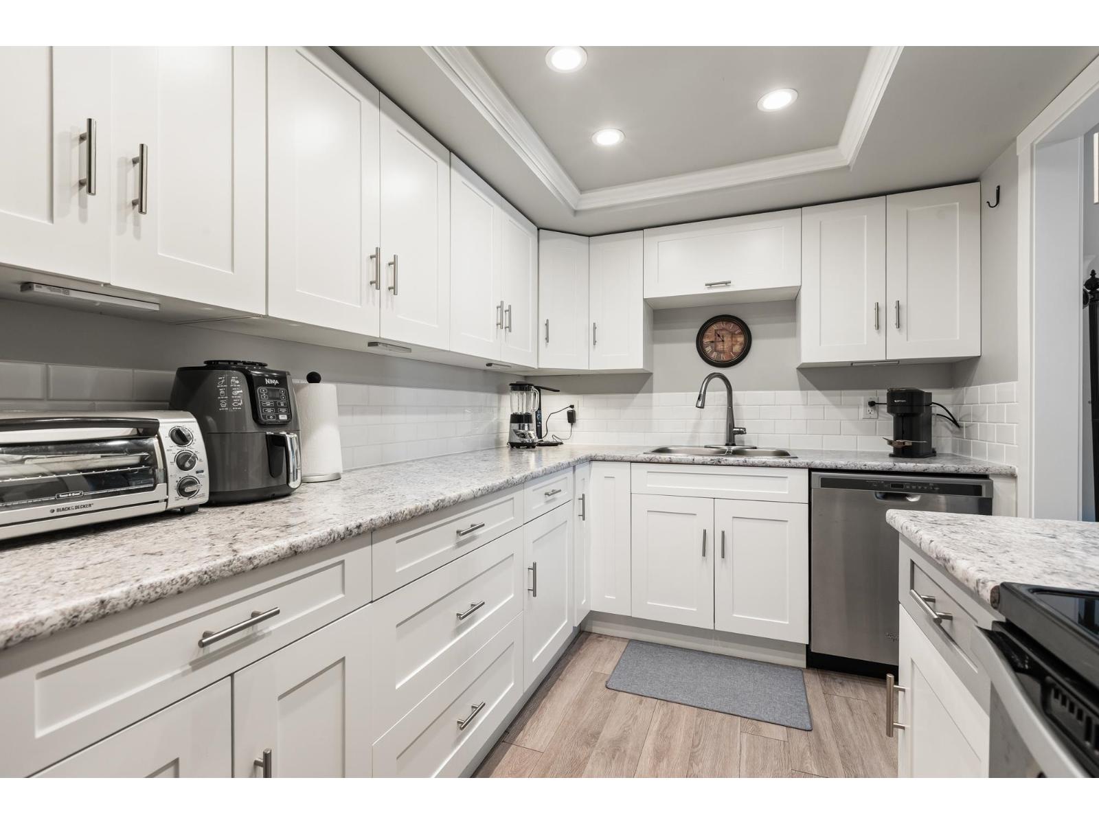 203 1379 MERKLIN STREET, White Rock