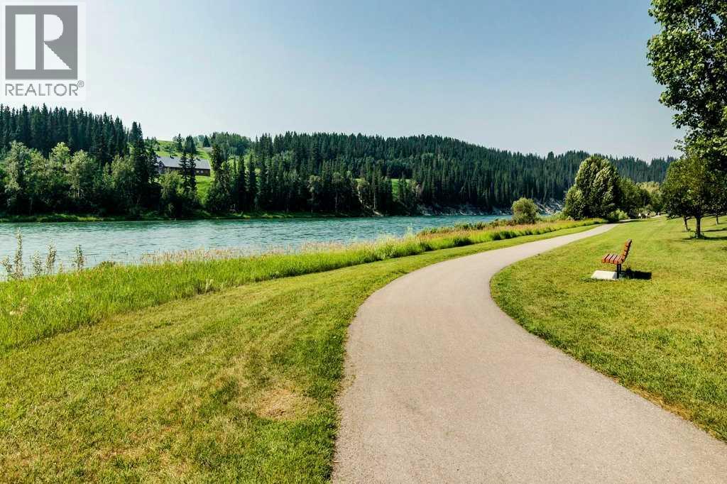 413 River Avenue, Cochrane