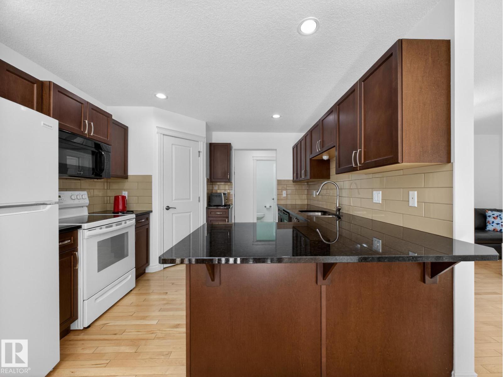 718 ADAMS WY SW - 15
