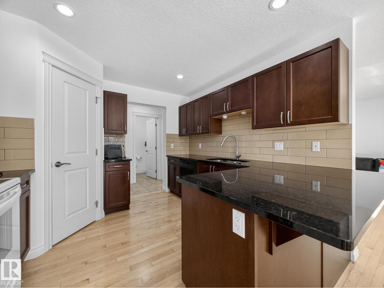 718 ADAMS WY SW - 17