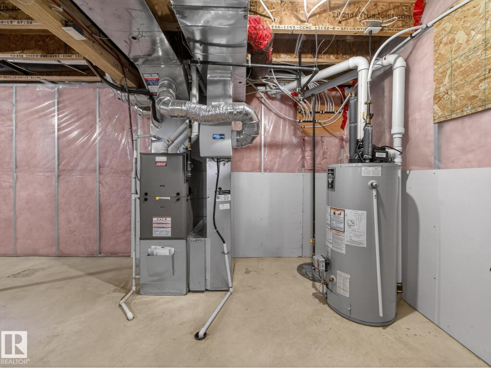 718 ADAMS WY SW - 48