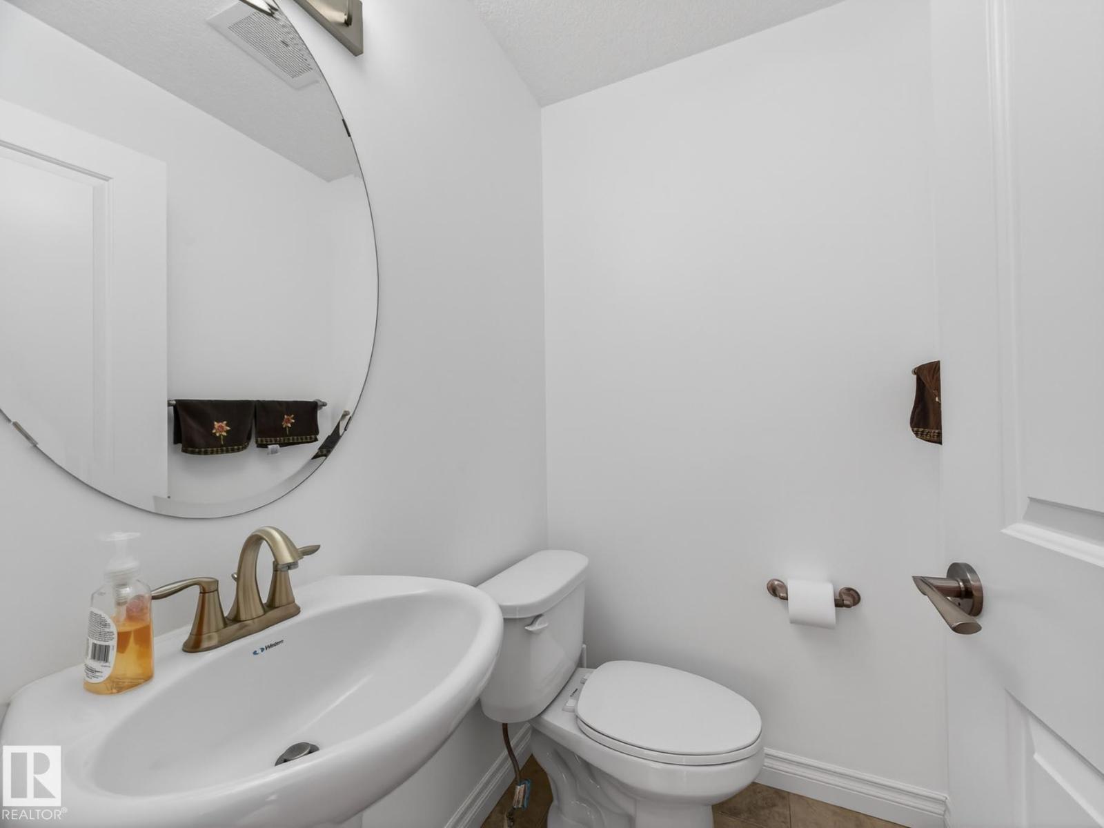 718 ADAMS WY SW - 62