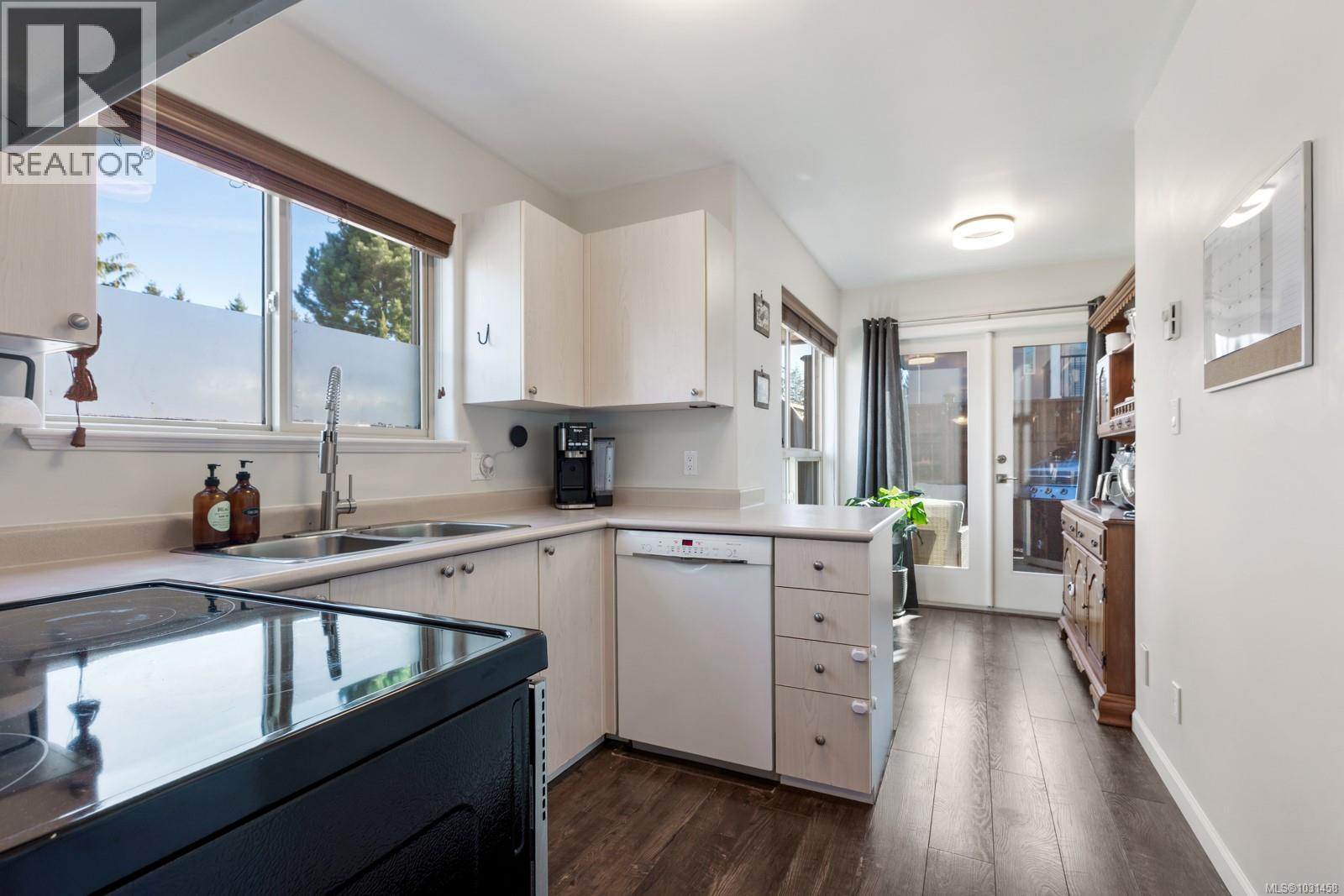 #101 720 ASPEN RD - 9