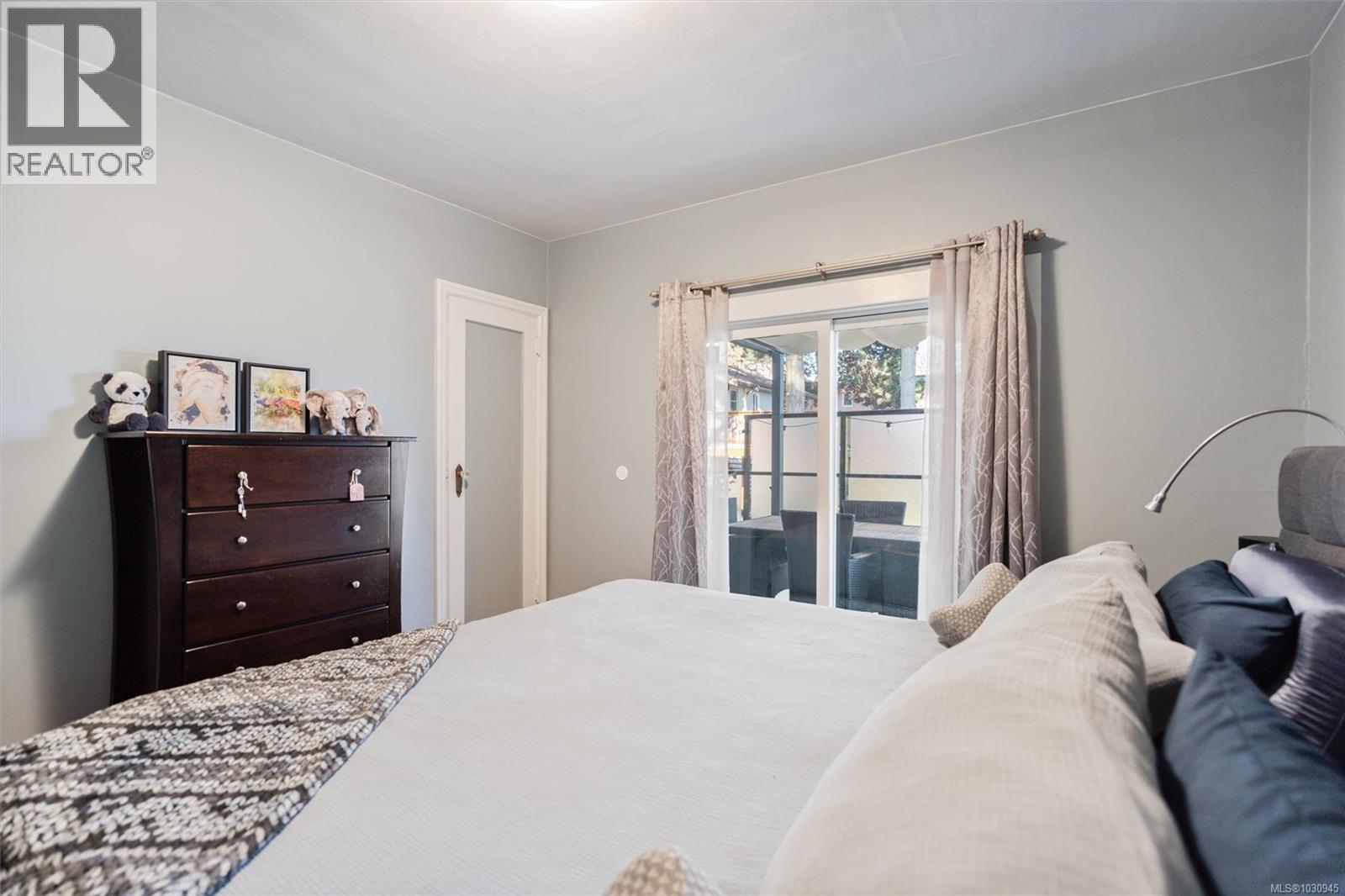 555 Lampson St, Esquimalt