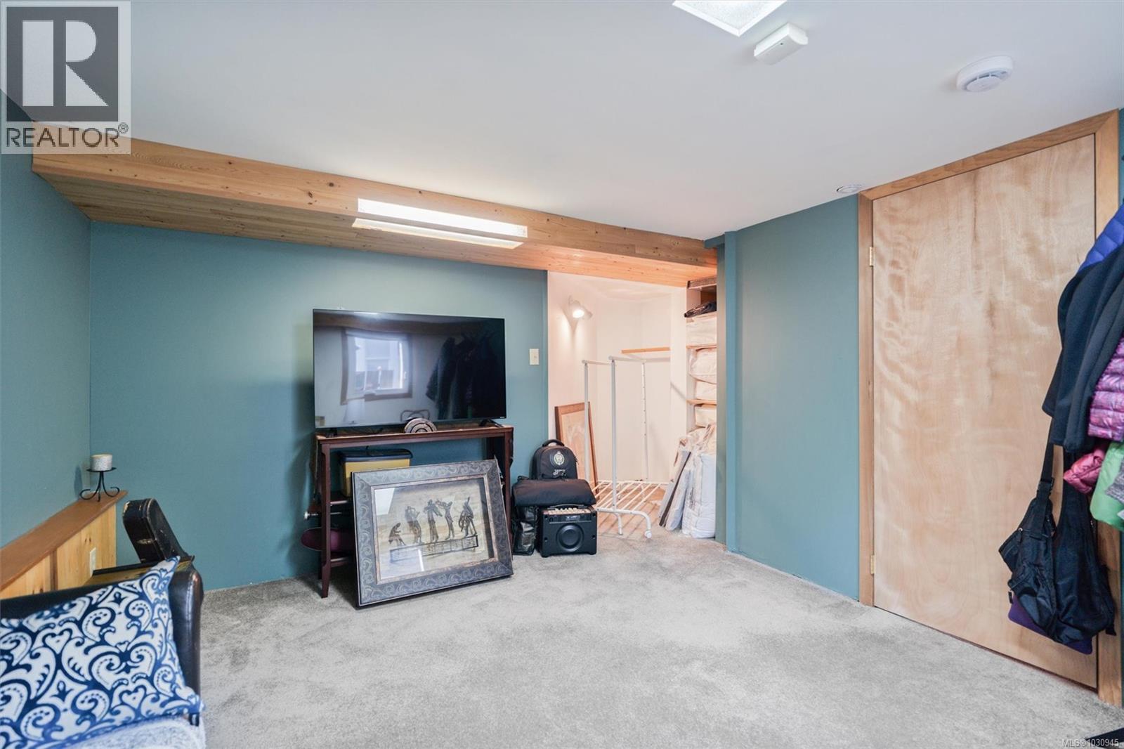 555 Lampson St, Esquimalt