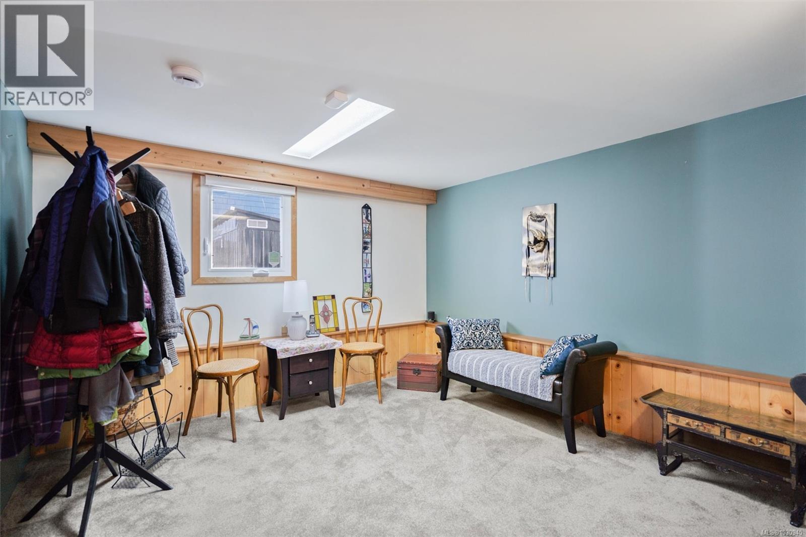 555 Lampson St, Esquimalt