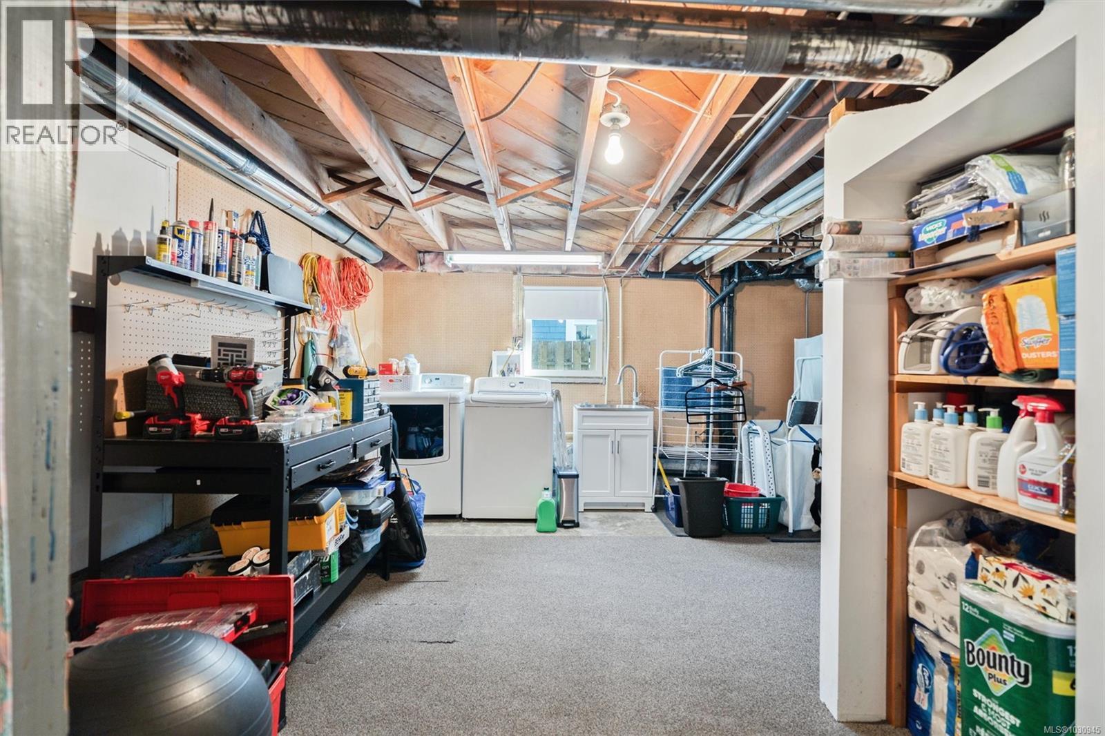 555 Lampson St, Esquimalt