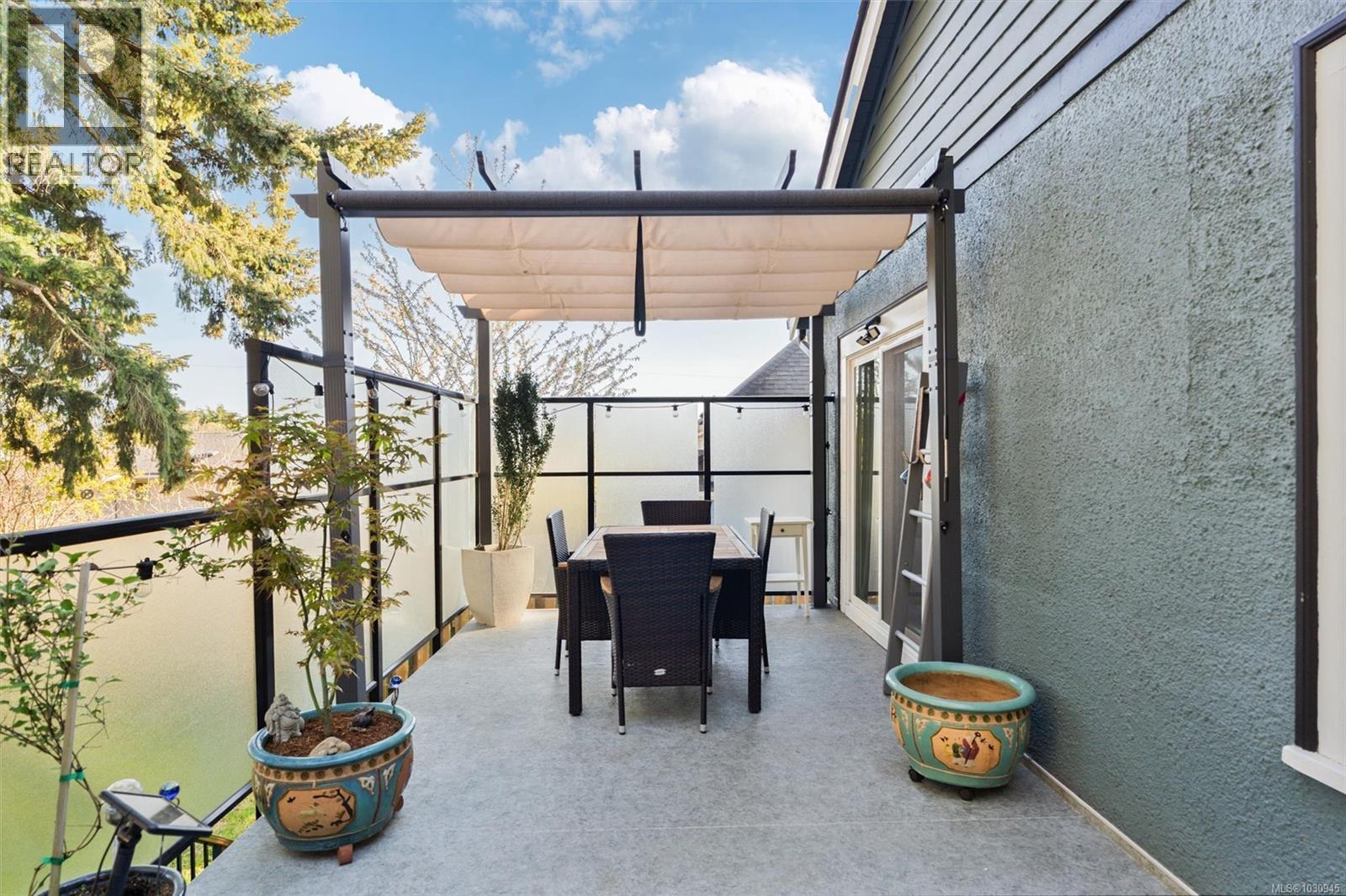 555 Lampson St, Esquimalt