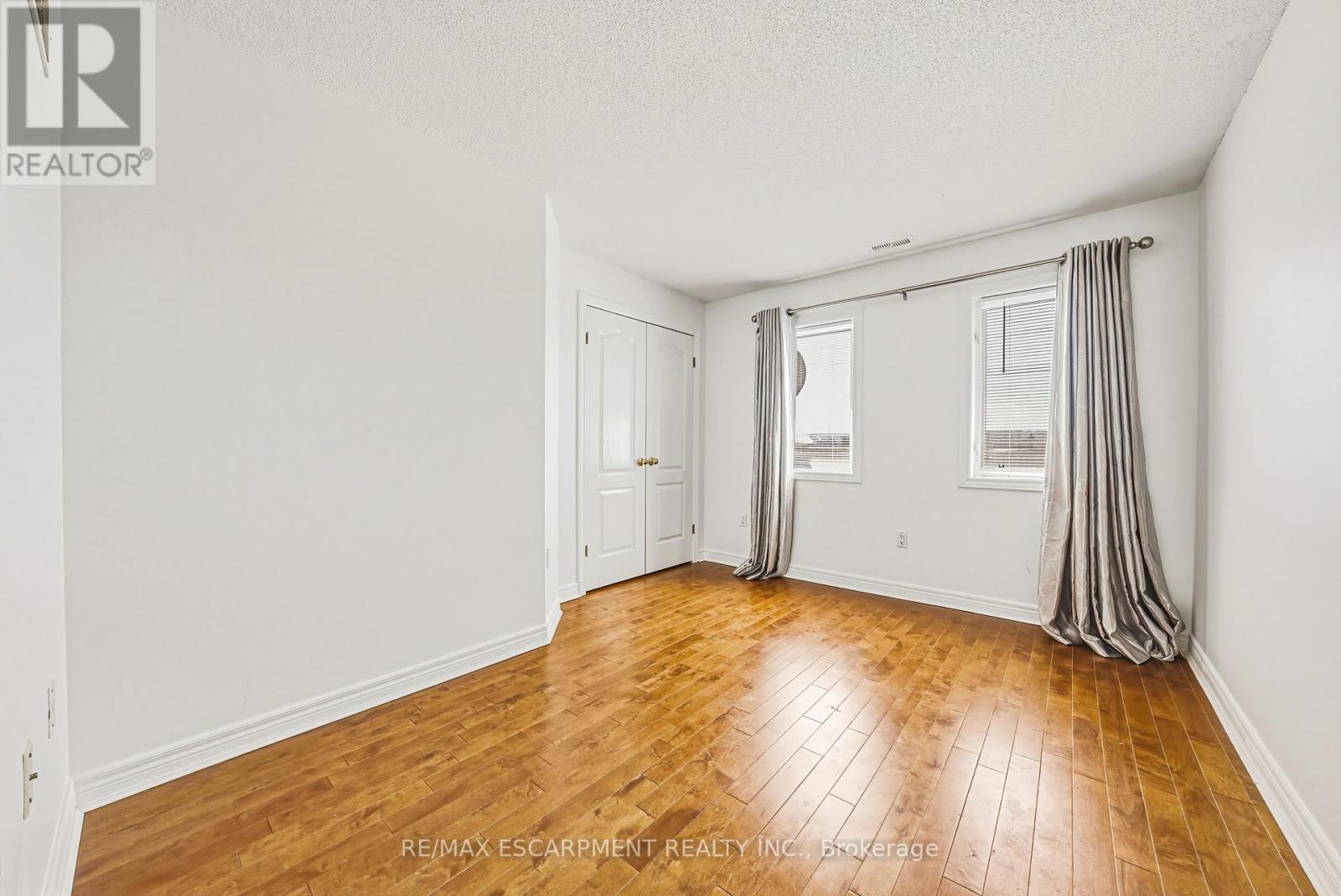 #14 2 HARBOUR DRIVE - 14