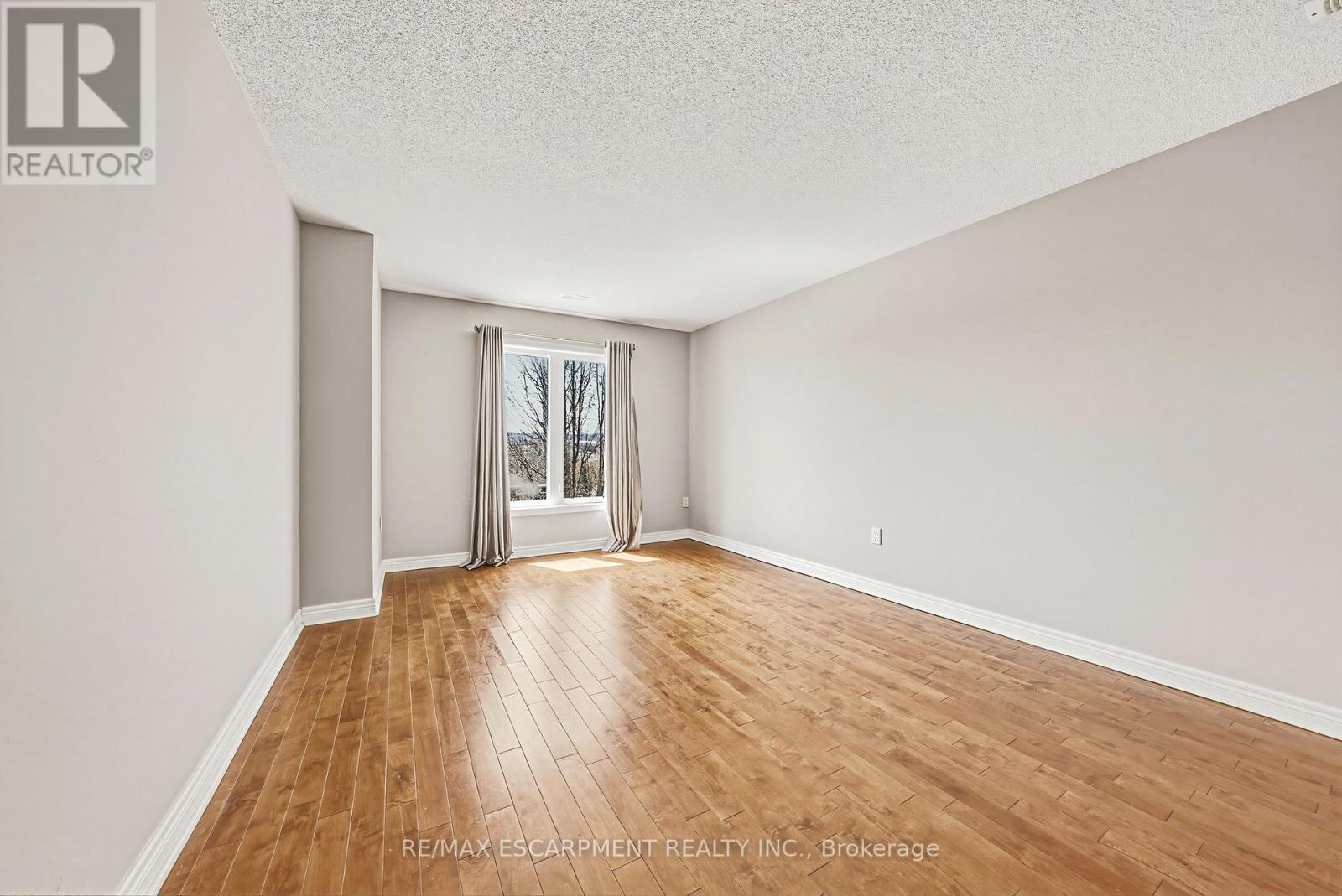 #14 2 HARBOUR DRIVE - 15