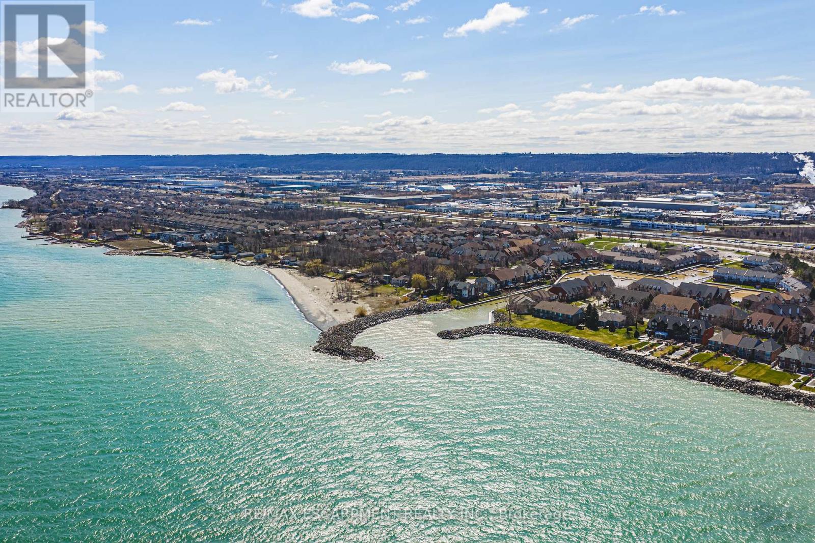 #14 2 HARBOUR DRIVE - 33