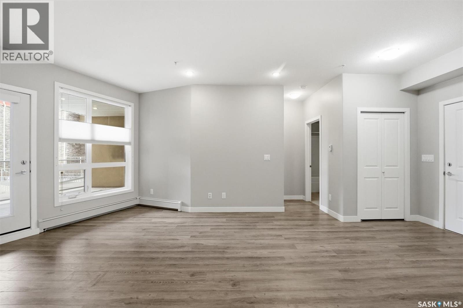 #108 322 SAGUENAY DRIVE - 11