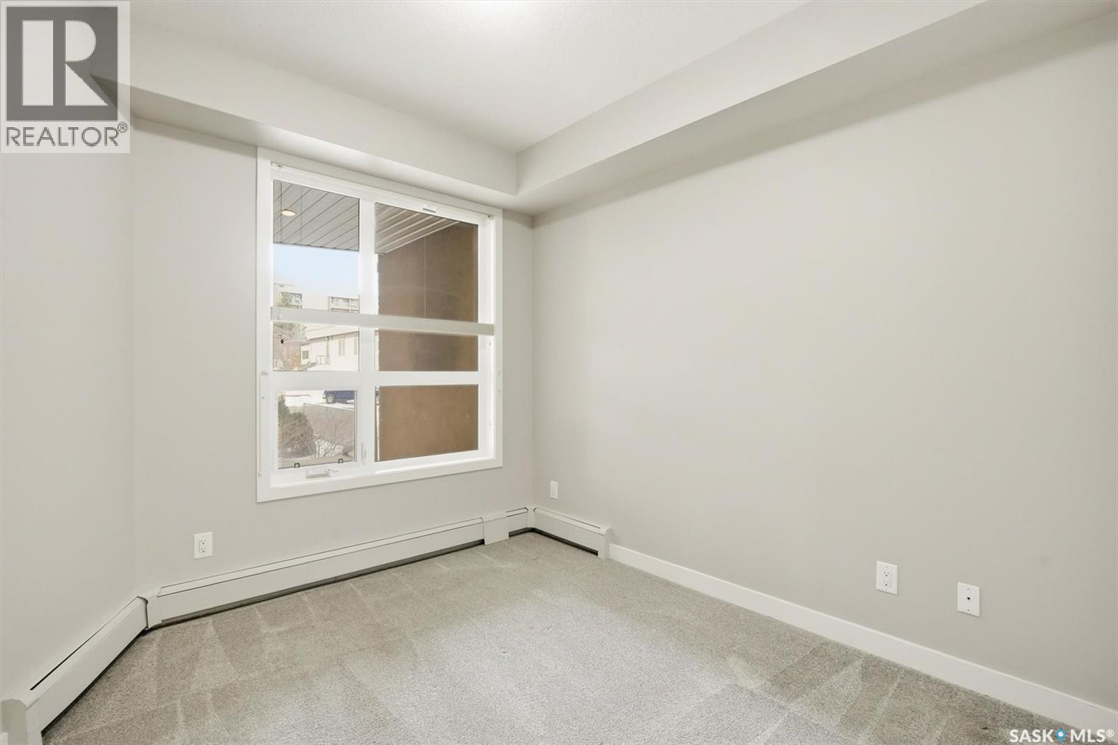 #108 322 SAGUENAY DRIVE - 25