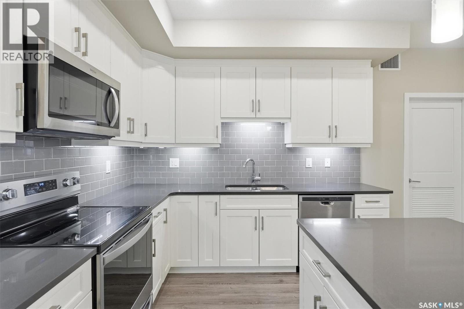 #108 322 SAGUENAY DRIVE - 5