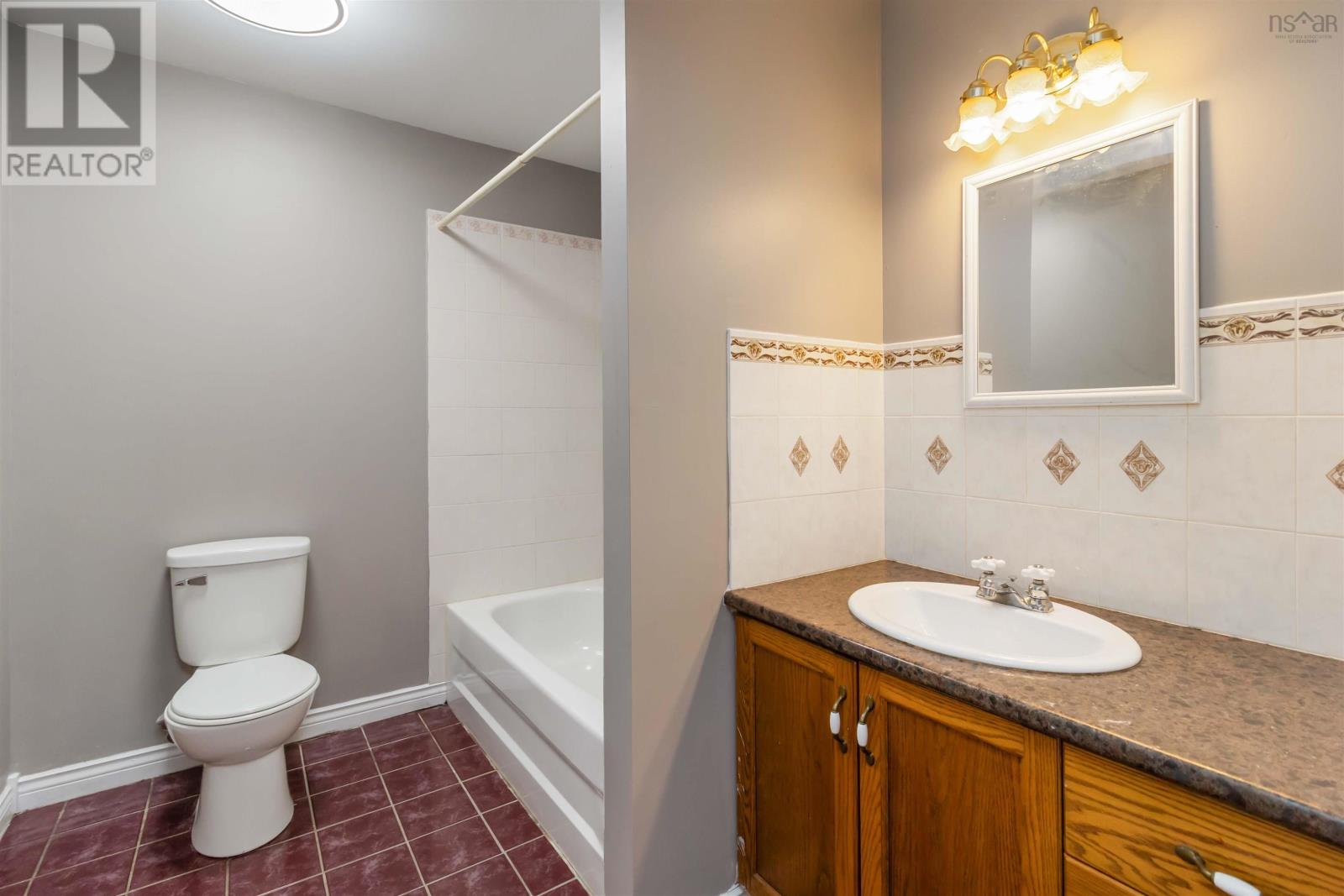 Property 21 of 49 of 146 Hirandale Crescent