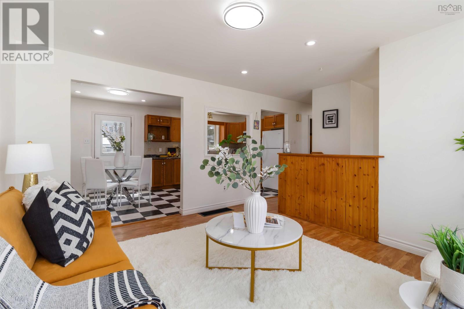 Property 10 of 49 of 146 Hirandale Crescent