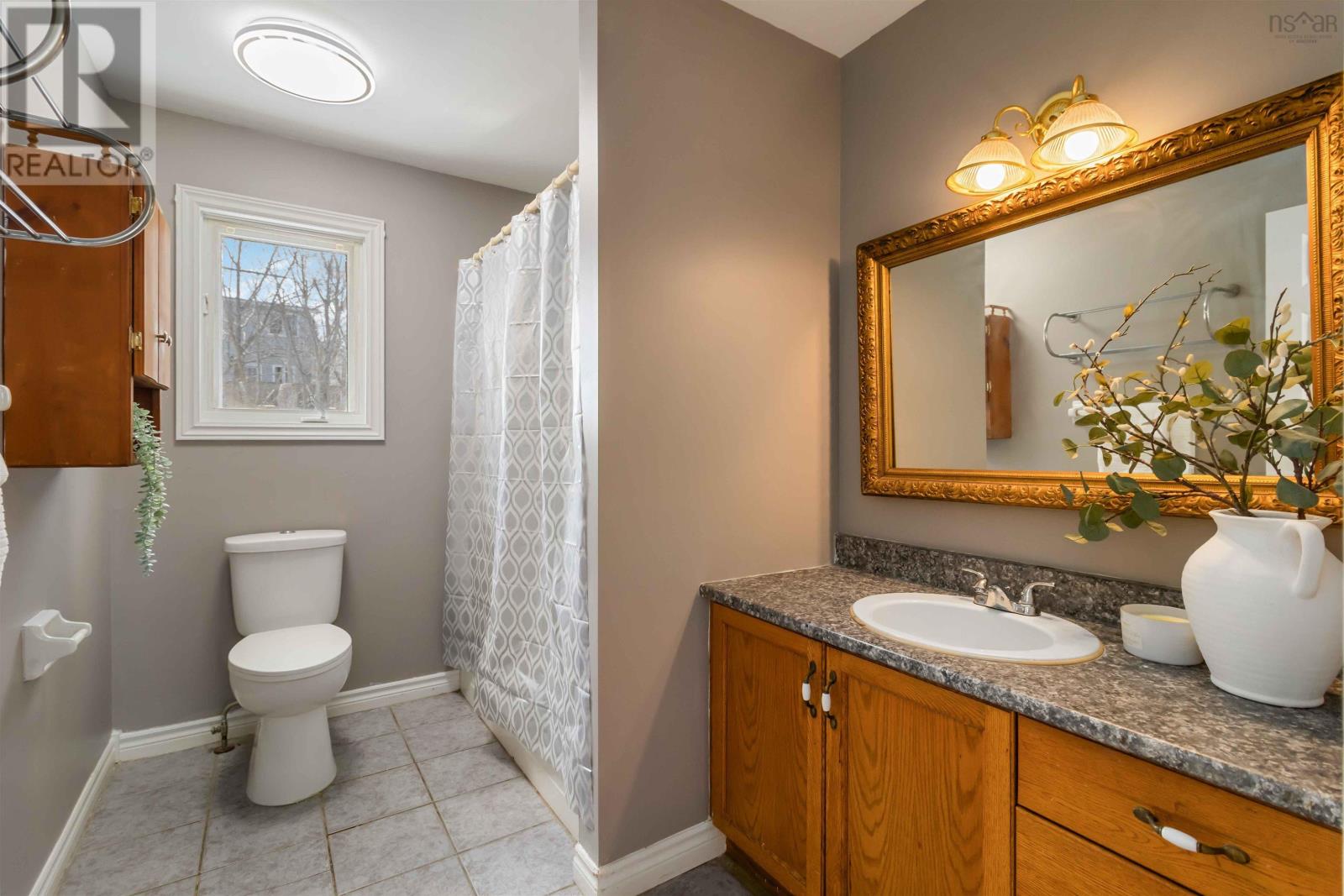 Property 17 of 49 of 146 Hirandale Crescent