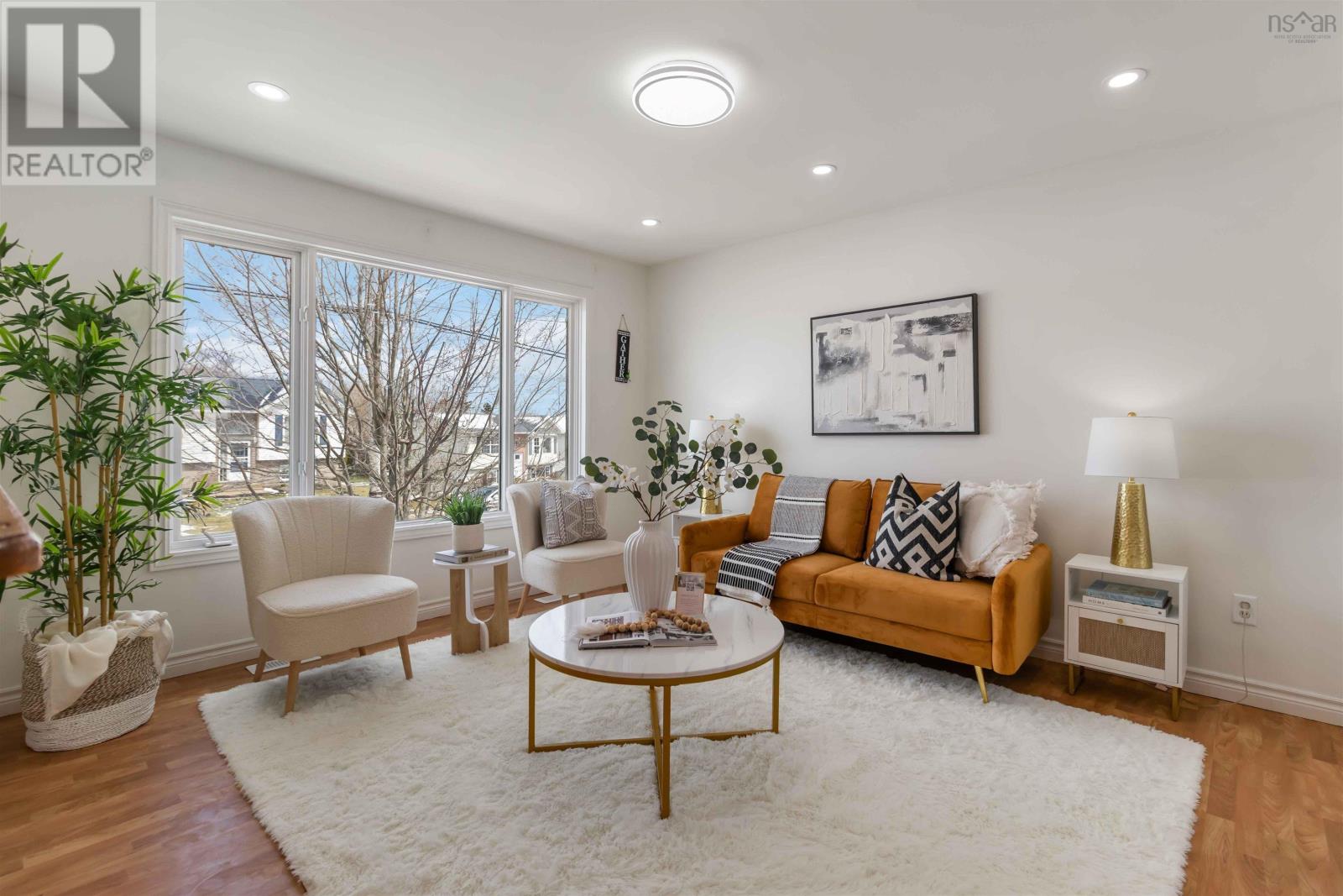 Property 7 of 49 of 146 Hirandale Crescent