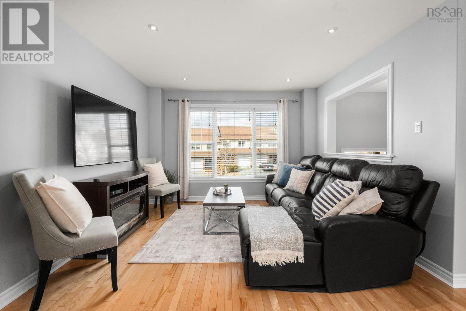 3 COLLINGWOOD COURT - 4