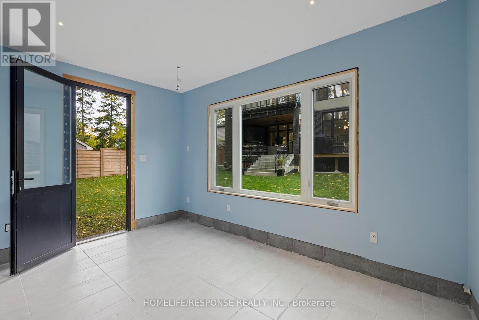 2110 COURTLAND CRESCENT - 26