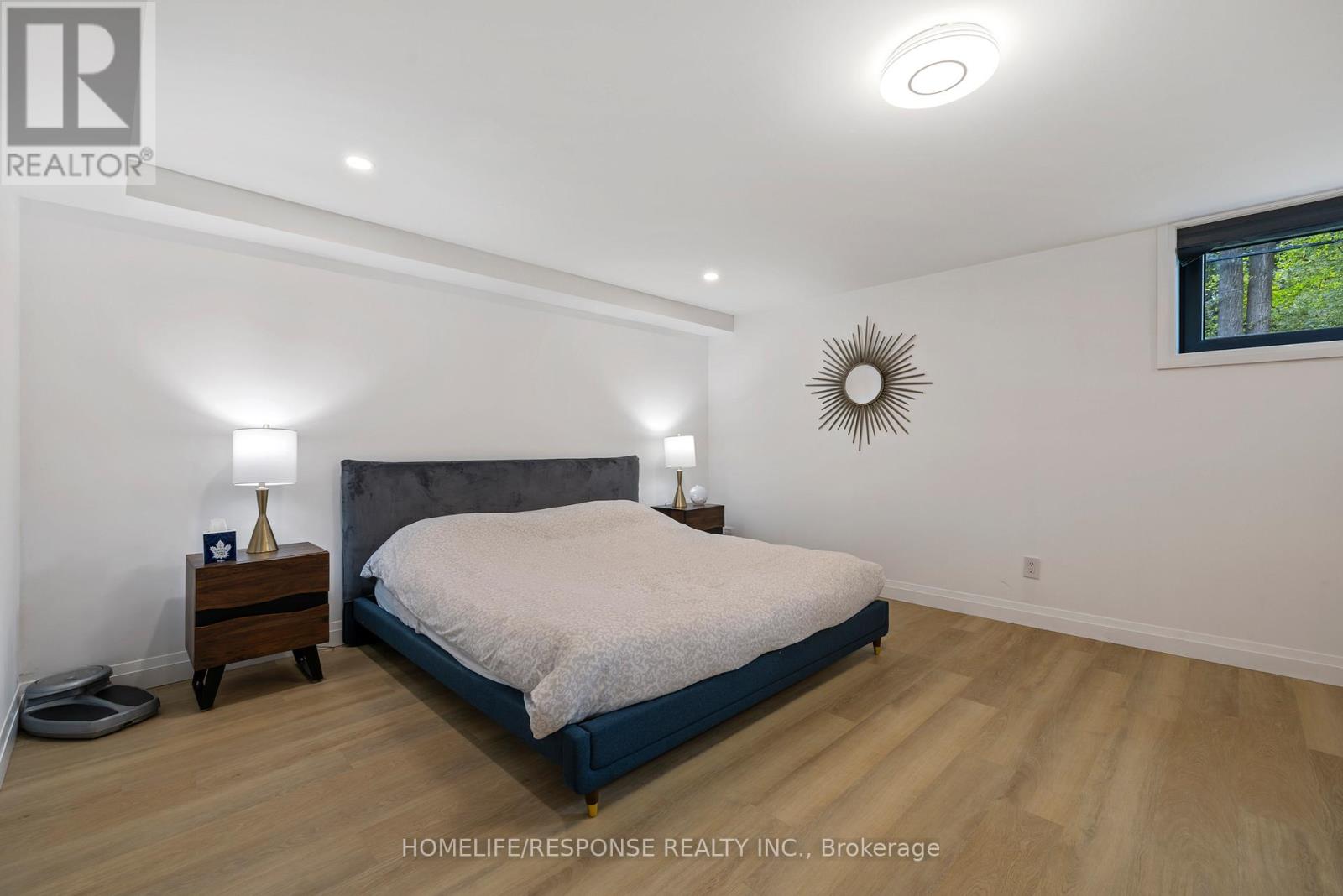 2110 COURTLAND CRESCENT - 40