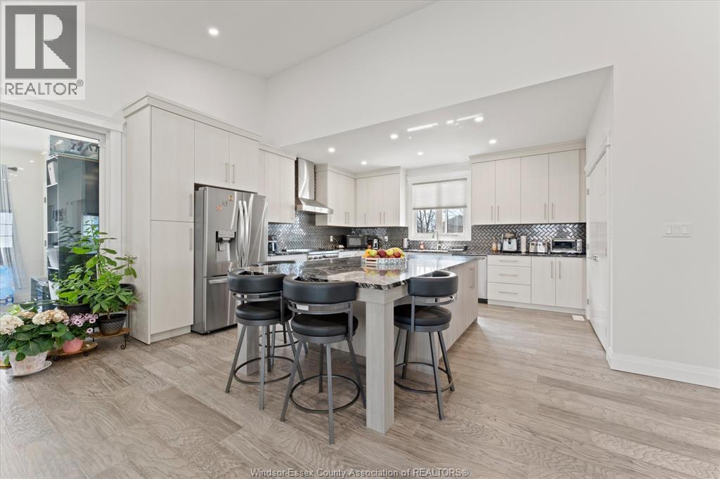 2585 KENORA STREET - 9
