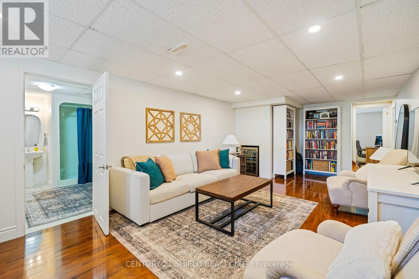 728 ST ANTOINE STREET - 44
