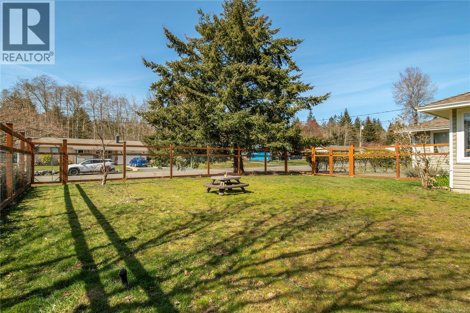 285 Crawford Rd, Campbell River