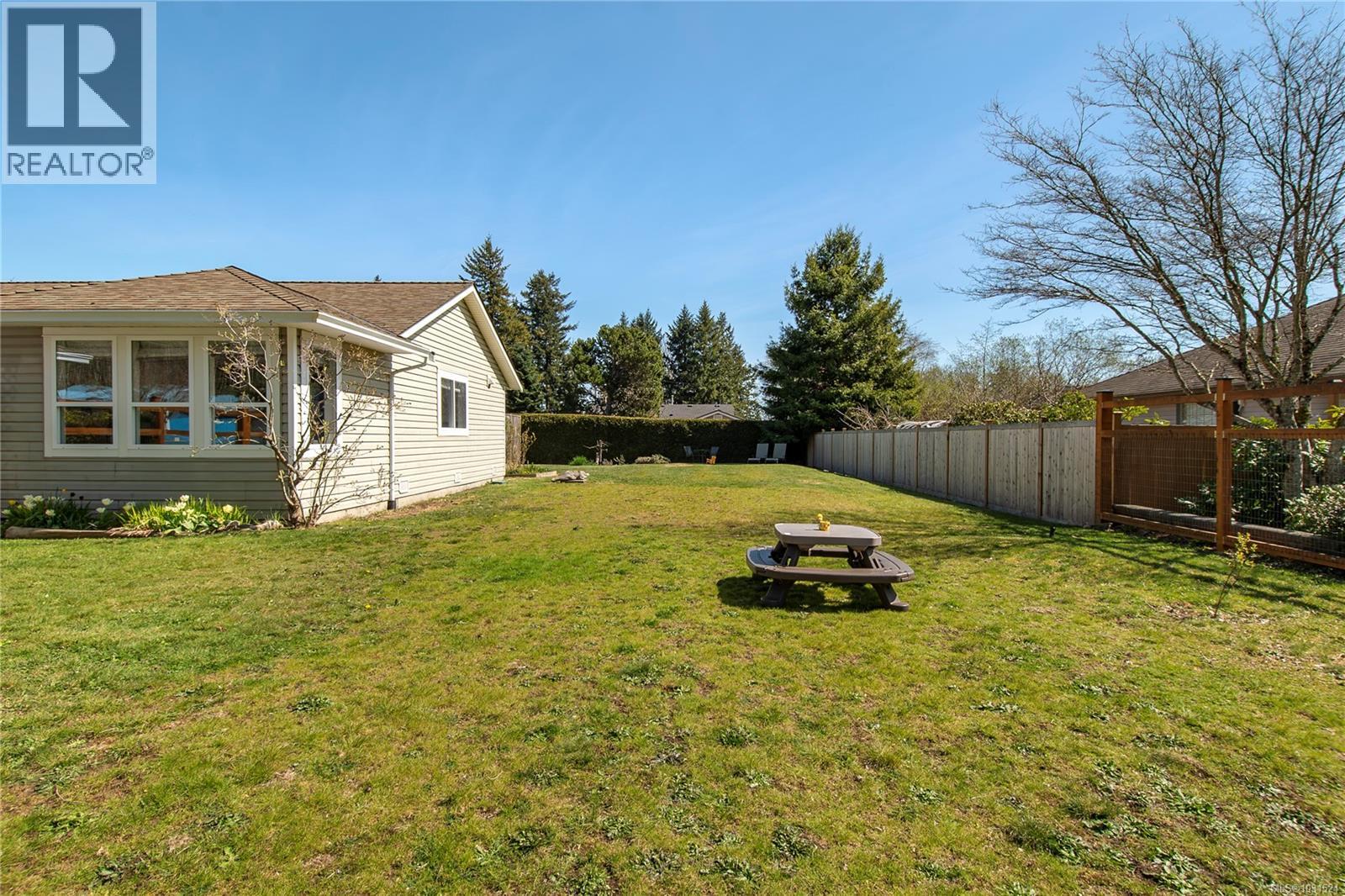 285 Crawford Rd, Campbell River