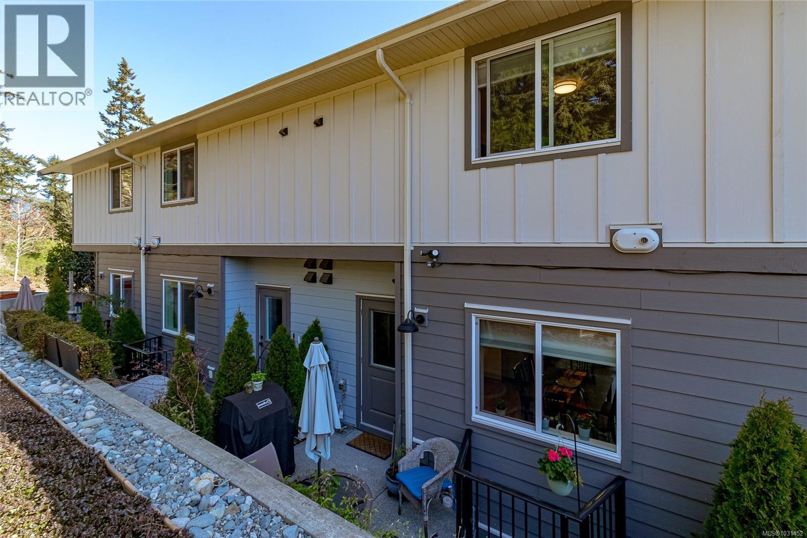 #15 3195 HERONS WAY - 43